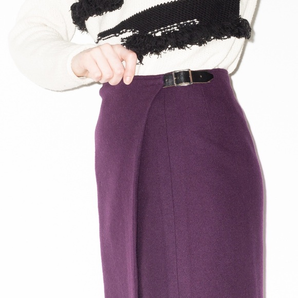 Lochcarron of Scotland Purple Kilt with Buckle - Picture 4 of 4